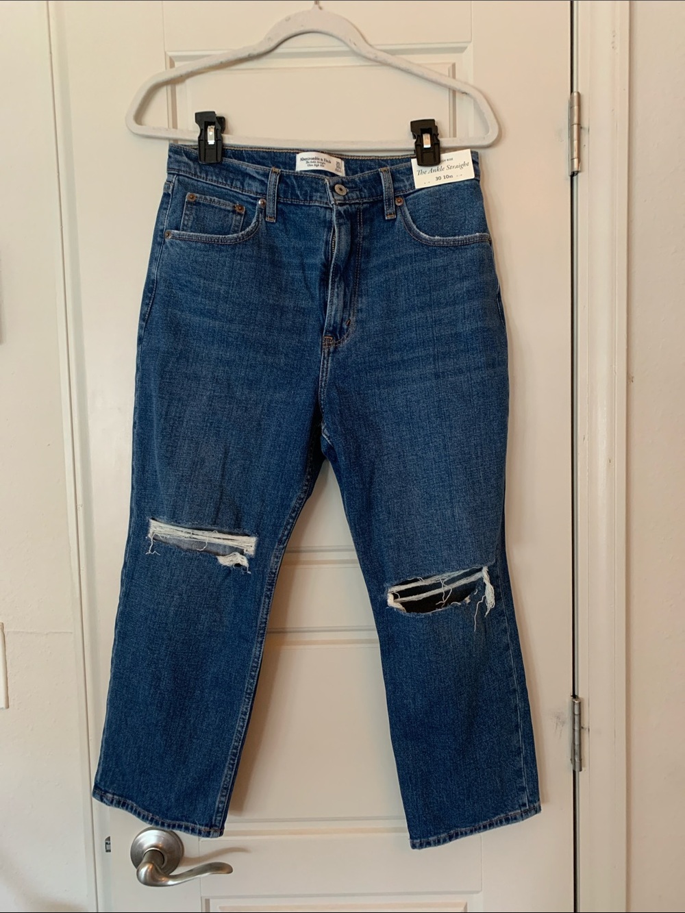 NWT Abercrombie Ultra High Rise Ankle Straight Jeans